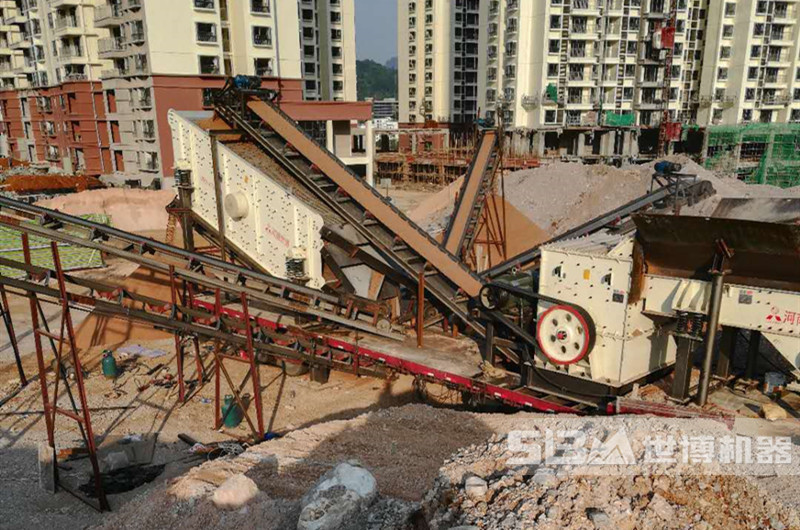 1616方箱破碎機(jī)破碎建筑垃圾現(xiàn)場圖