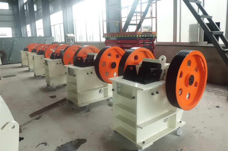 臺(tái)時(shí)20噸鄂式破碎機(jī)