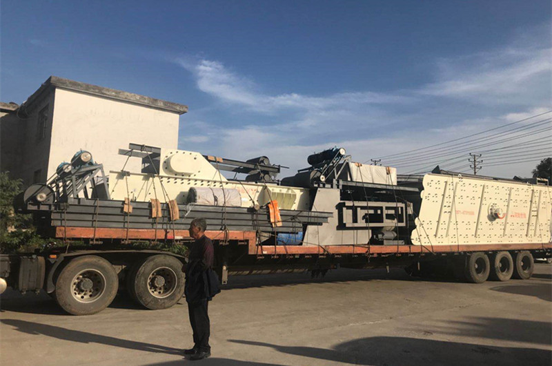 石料給料機(jī)、振動(dòng)篩設(shè)備發(fā)貨