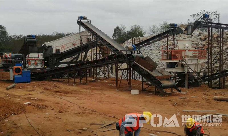 圓錐破流動(dòng)石頭破碎機(jī)現(xiàn)場