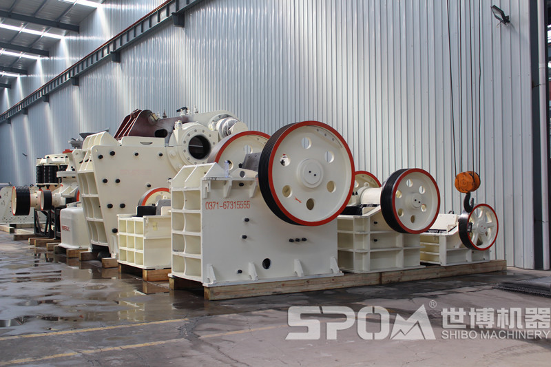 顎式破碎機，打道軌石子粗碎破碎機