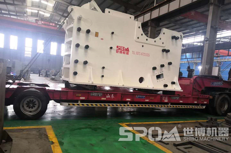 時產(chǎn)900噸大型顎式石子破碎機