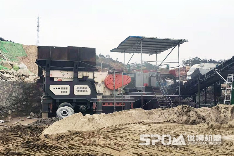 粗碎移動破碎機現(xiàn)場圖