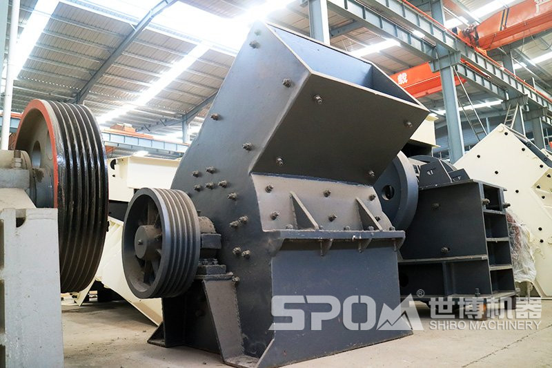 小型柴油機錘式石頭破碎機